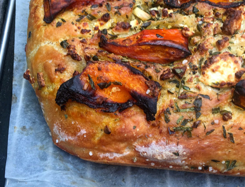 Foccacia med græskar, feta og citrontimian